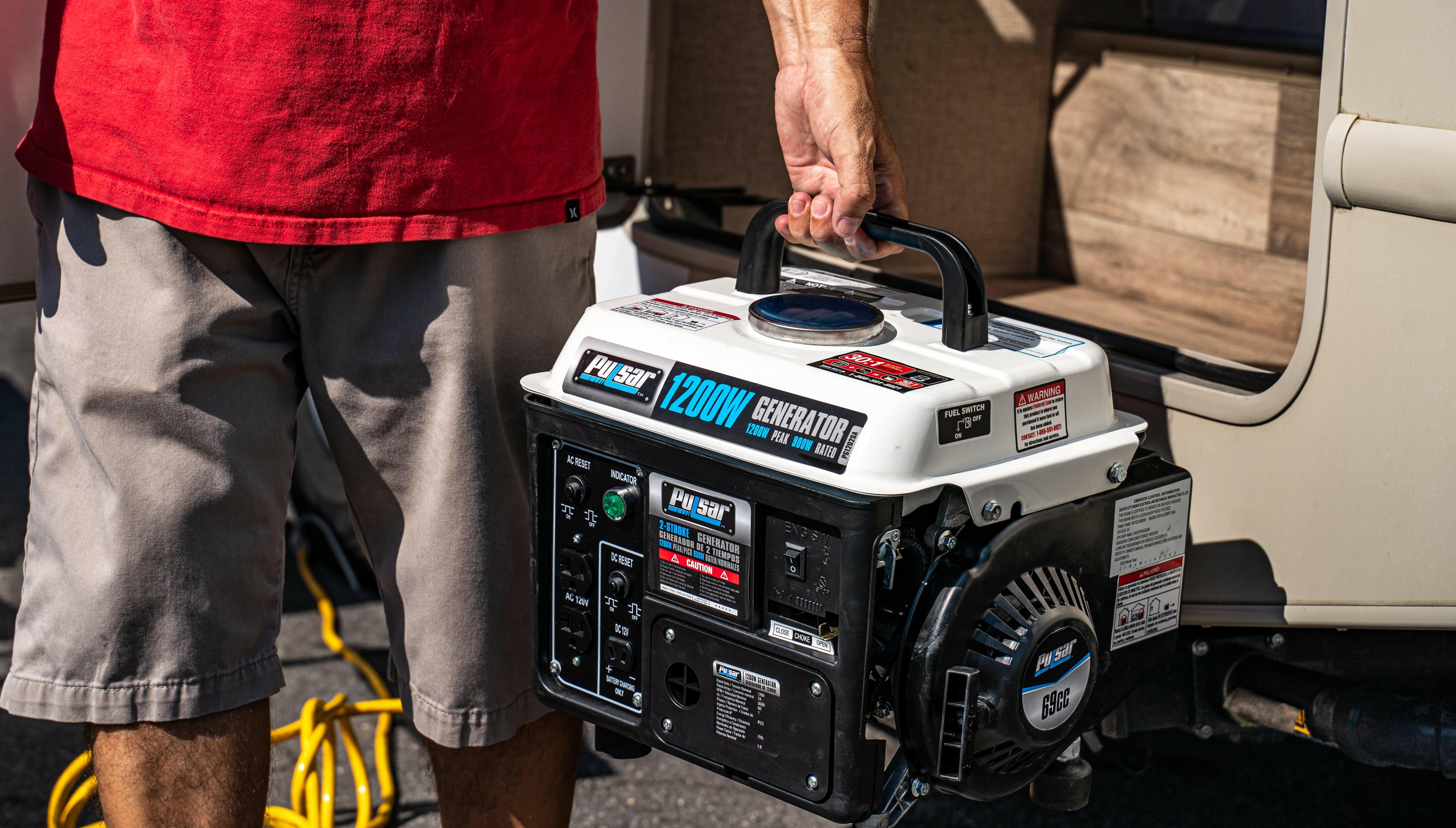 Pulsar PG1202SA 1200 Watts Portable Gasoline/Oil 2-Stroke Generator-4